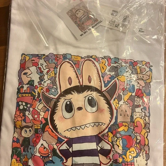 UNIQLO X POP MART T-SHIRT THE MONSTERS LABUBU - Picture 7 of 7